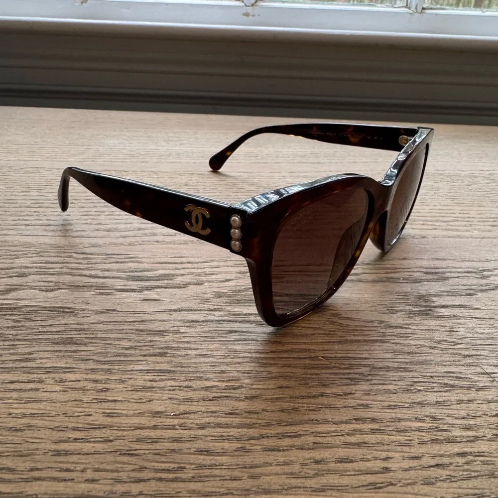 CHANEL Tortoiseshell Square Sunglasses - Picture 3 of 7